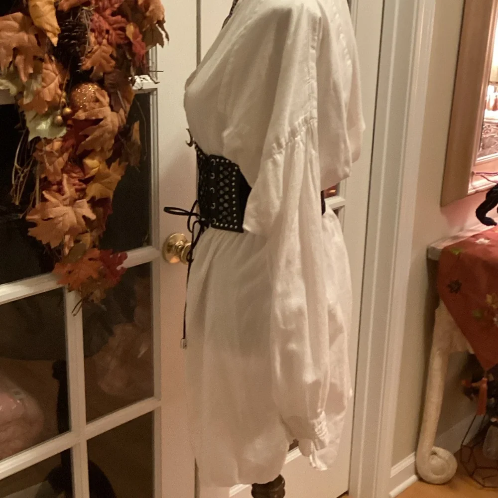 Elegant cream Tunic with long sleeves - Picture 3 of 13